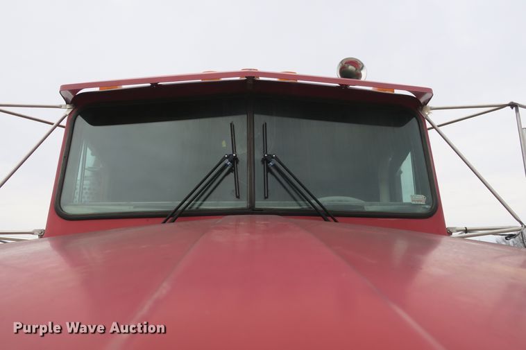 image for item DB10025 1986 Kenworth T600 tank truck