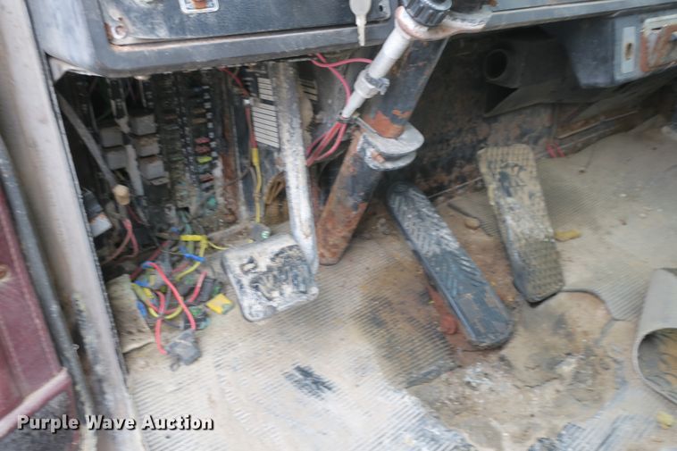 image for item DB10025 1986 Kenworth T600 tank truck