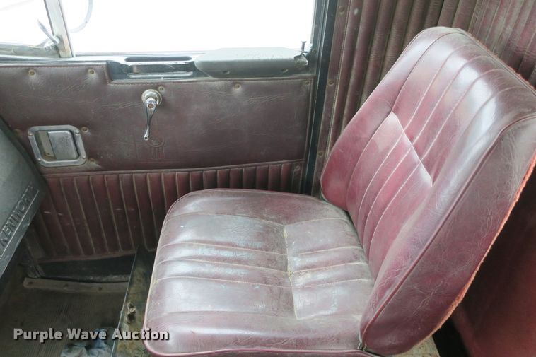 image for item DB10025 1986 Kenworth T600 tank truck