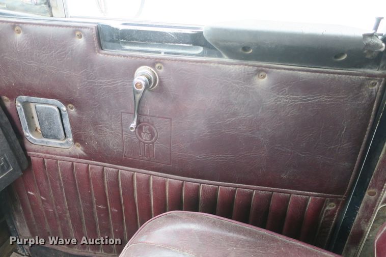 image for item DB10025 1986 Kenworth T600 tank truck