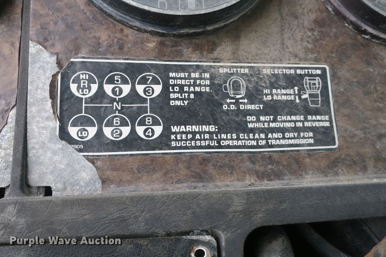 image for item DB10025 1986 Kenworth T600 tank truck