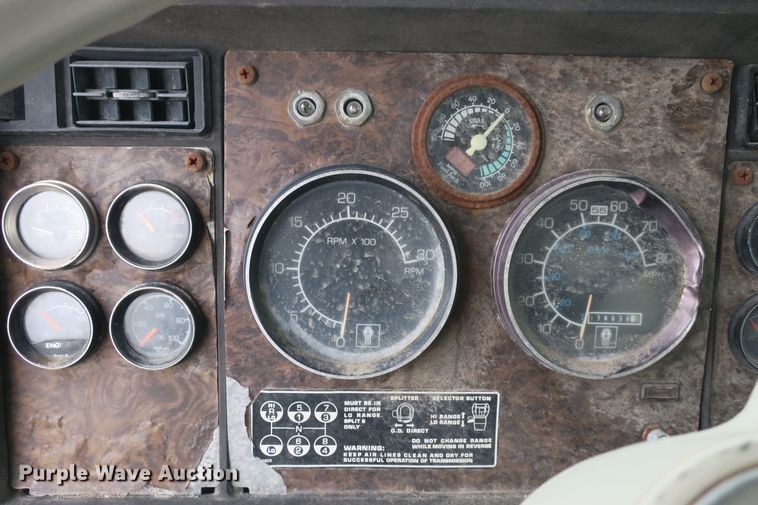 image for item DB10025 1986 Kenworth T600 tank truck