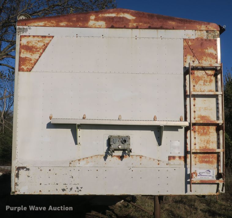 image for item DB10137 1981 Corn Husker 800 double hopper bottom grain trailer