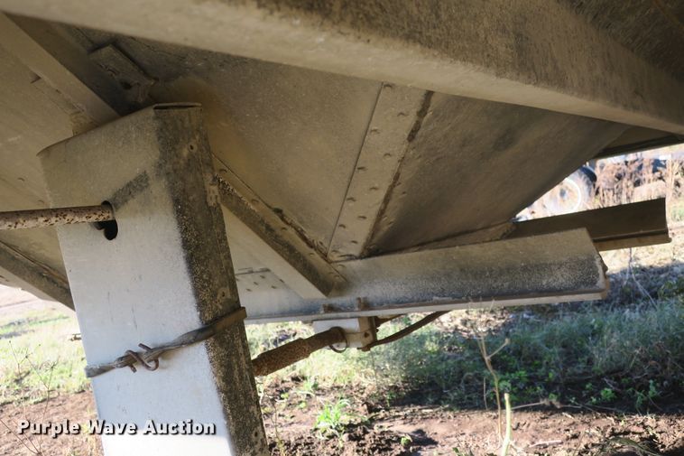 image for item DB10137 1981 Corn Husker 800 double hopper bottom grain trailer