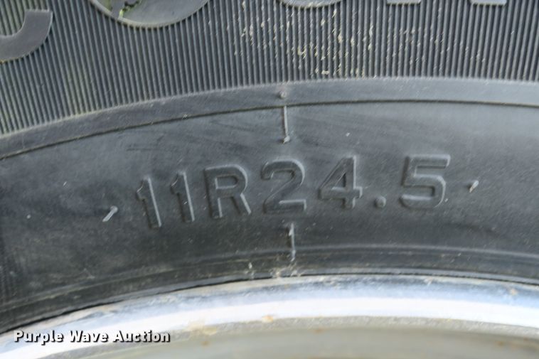 image for item DB10137 1981 Corn Husker 800 double hopper bottom grain trailer