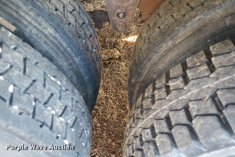 image for item DB10137 1981 Corn Husker 800 double hopper bottom grain trailer