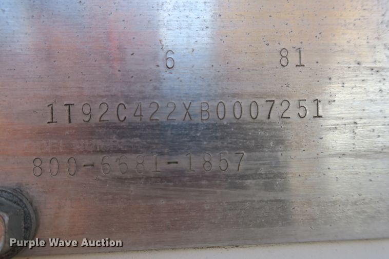 image for item DB10137 1981 Corn Husker 800 double hopper bottom grain trailer