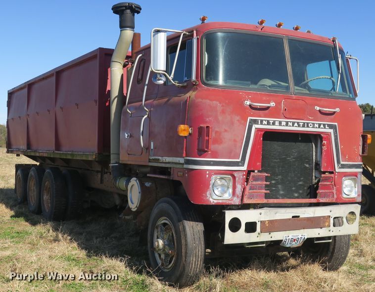 image for item DB10149 1978 International Transtar II grain truck