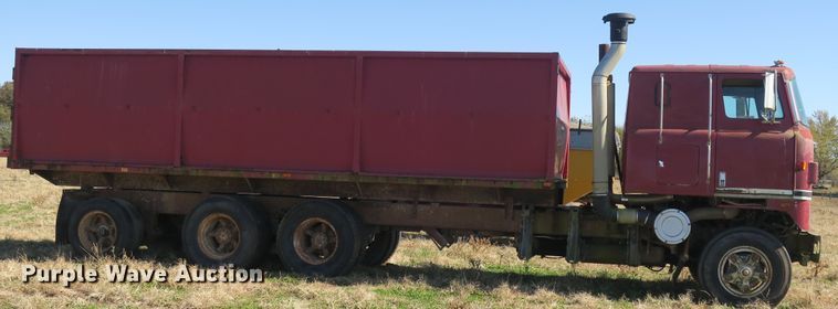 image for item DB10149 1978 International Transtar II grain truck