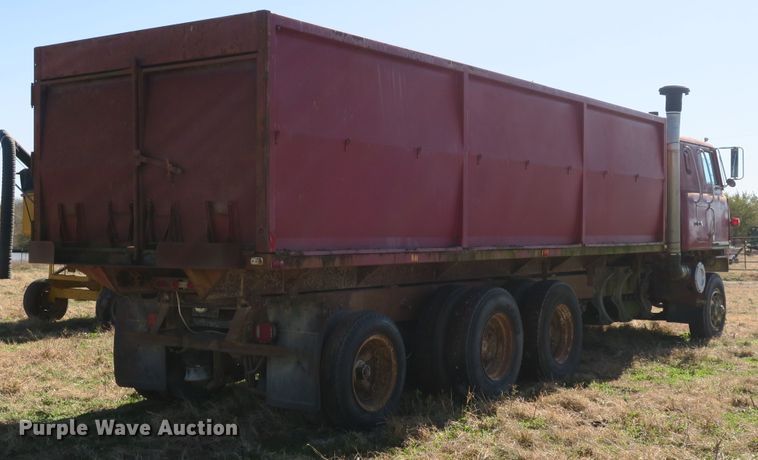 image for item DB10149 1978 International Transtar II grain truck