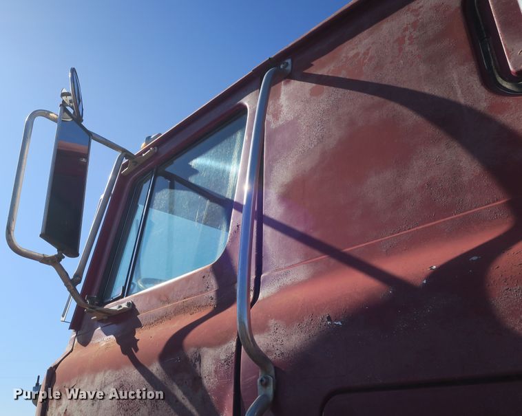 image for item DB10149 1978 International Transtar II grain truck