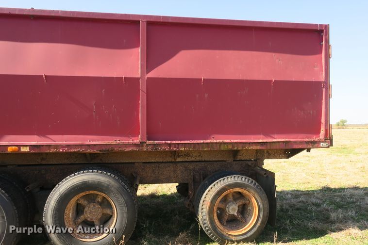 image for item DB10149 1978 International Transtar II grain truck