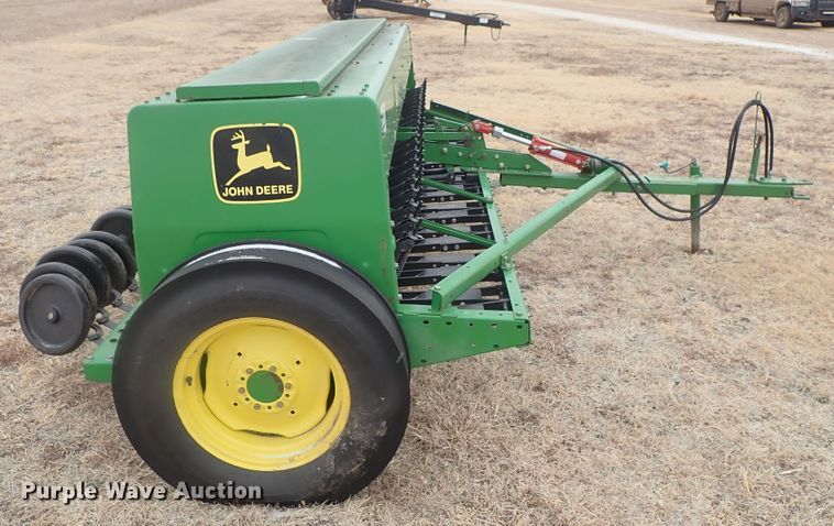 image for item DC3332 John Deere 450 grain drill
