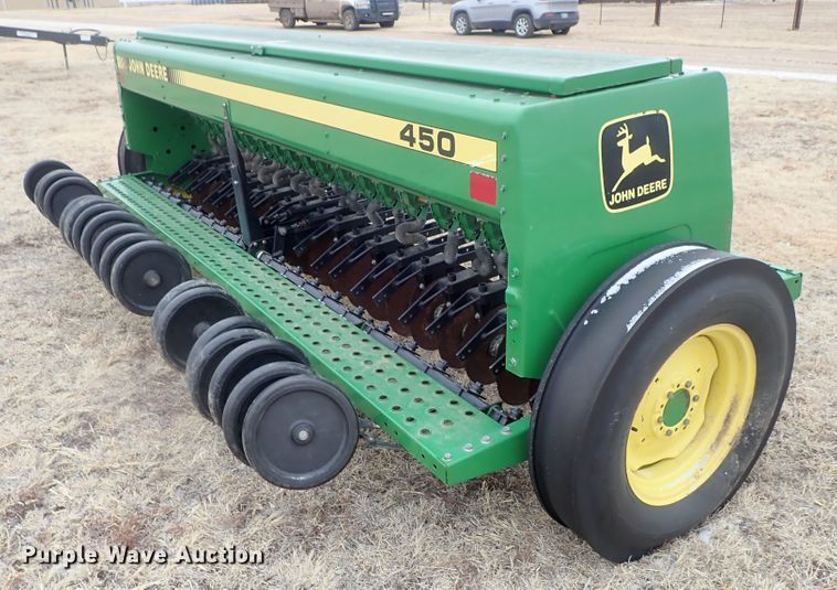image for item DC3332 John Deere 450 grain drill