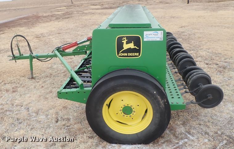 image for item DC3332 John Deere 450 grain drill