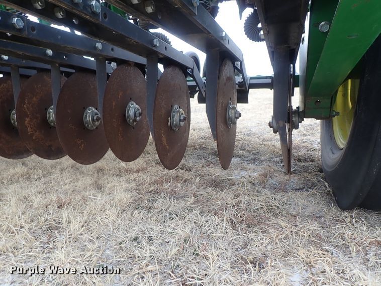 image for item DC3332 John Deere 450 grain drill