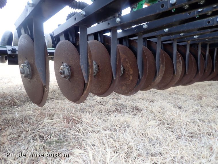 image for item DC3332 John Deere 450 grain drill