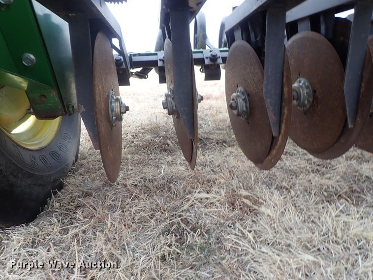 image for item DC3332 John Deere 450 grain drill