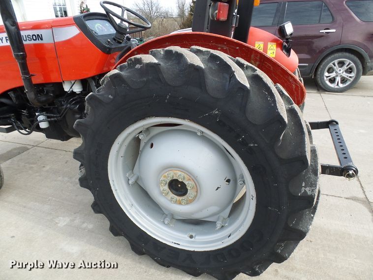 image for item DD1792 Massey-Ferguson 2605 tractor