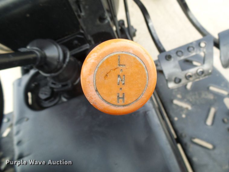 image for item DD1792 Massey-Ferguson 2605 tractor