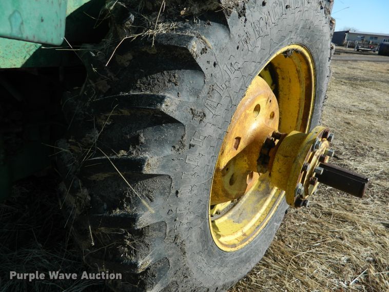 image for item DE4400 1976 John Deere 4630 tractor