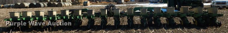 image for item DG5913 John Deere 7100 planter