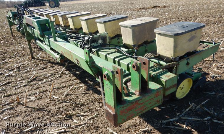image for item DG5913 John Deere 7100 planter