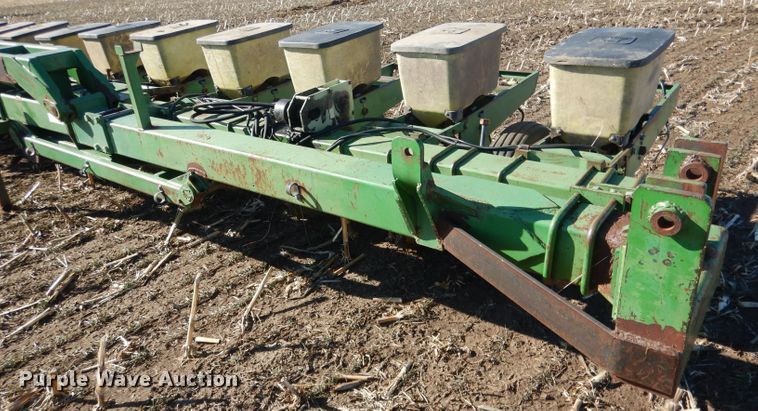 image for item DG5913 John Deere 7100 planter