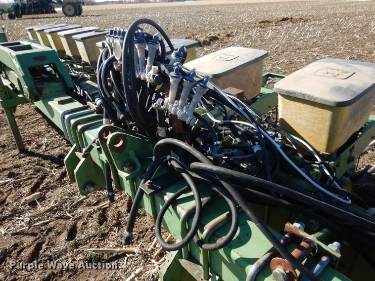 image for item DG5913 John Deere 7100 planter