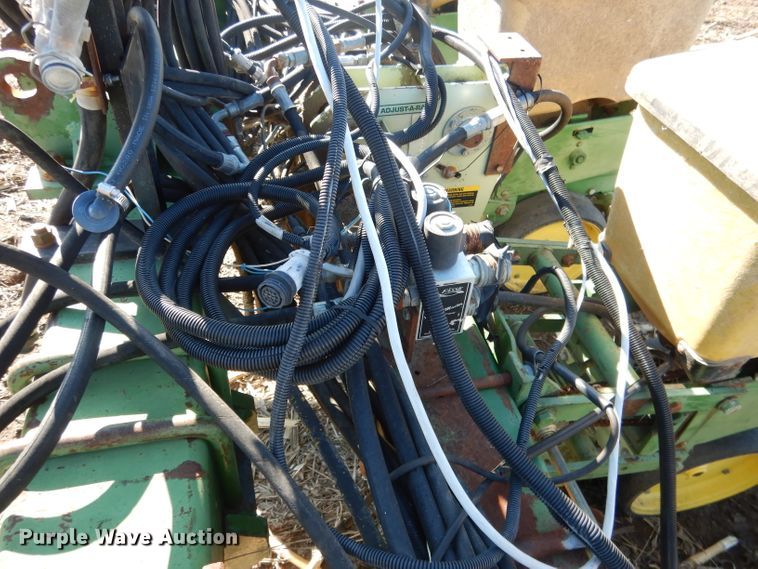 image for item DG5913 John Deere 7100 planter