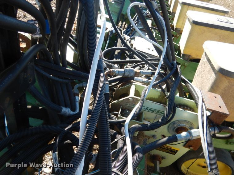 image for item DG5913 John Deere 7100 planter