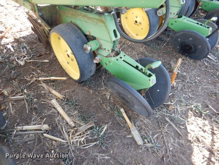 image for item DG5913 John Deere 7100 planter