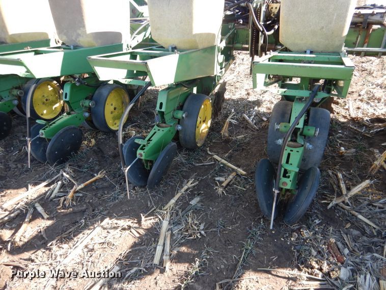 image for item DG5913 John Deere 7100 planter