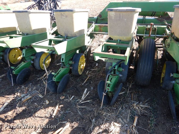image for item DG5913 John Deere 7100 planter