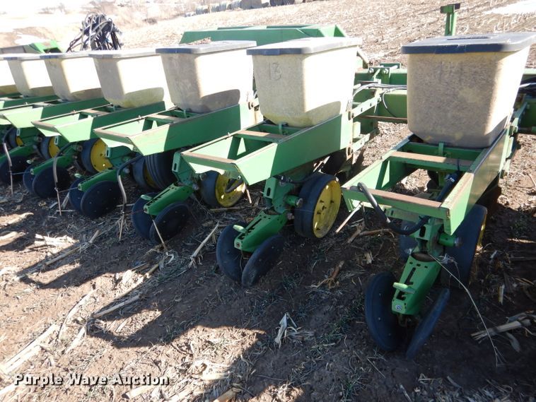 image for item DG5913 John Deere 7100 planter