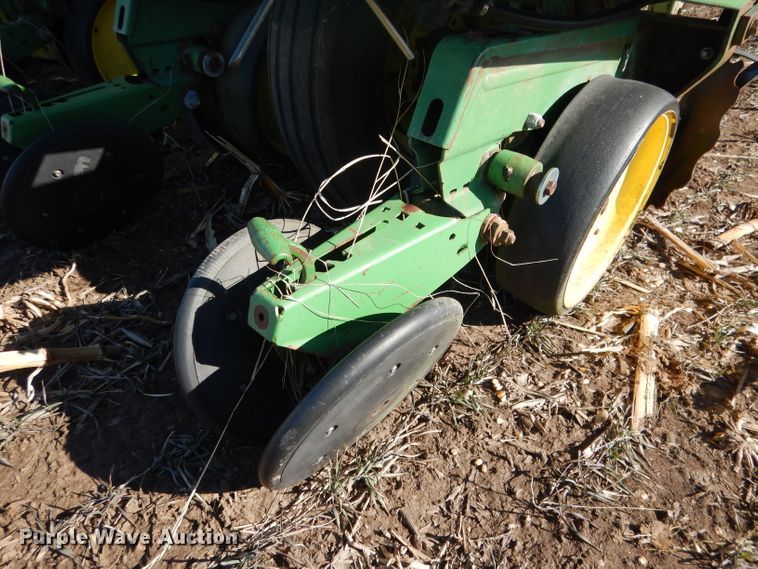 image for item DG5913 John Deere 7100 planter