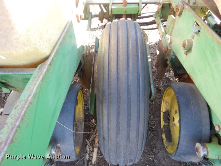 image for item DG5913 John Deere 7100 planter