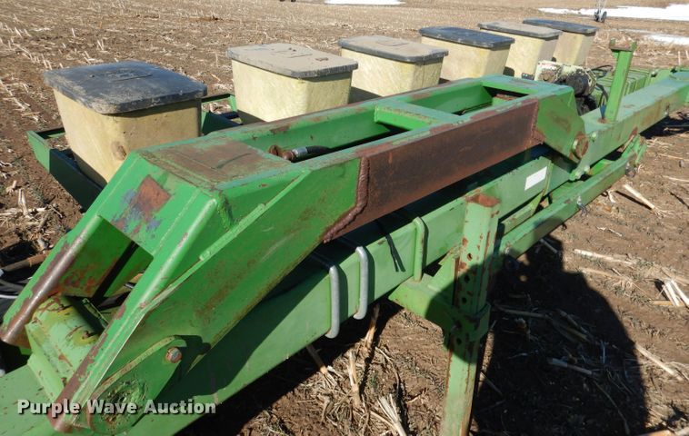image for item DG5913 John Deere 7100 planter