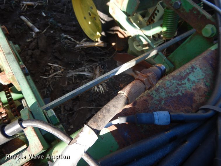image for item DG5913 John Deere 7100 planter