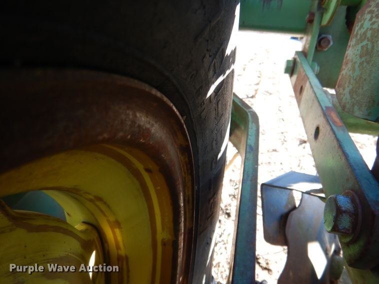 image for item DG5913 John Deere 7100 planter