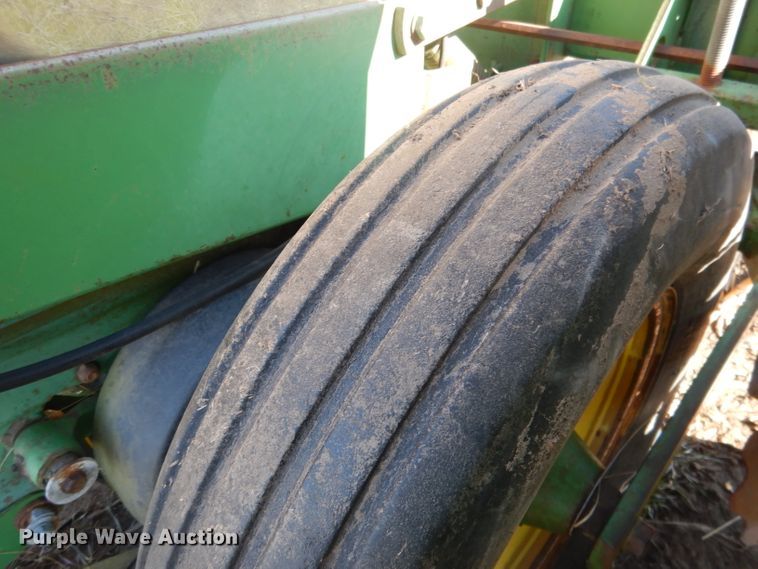 image for item DG5913 John Deere 7100 planter