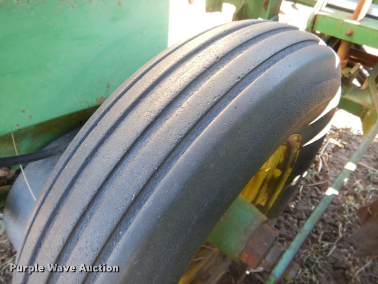 image for item DG5913 John Deere 7100 planter