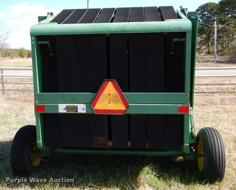 image for item DH2351 John Deere 375 round baler