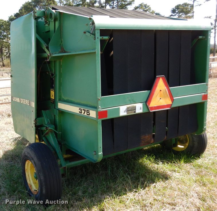 image for item DH2351 John Deere 375 round baler