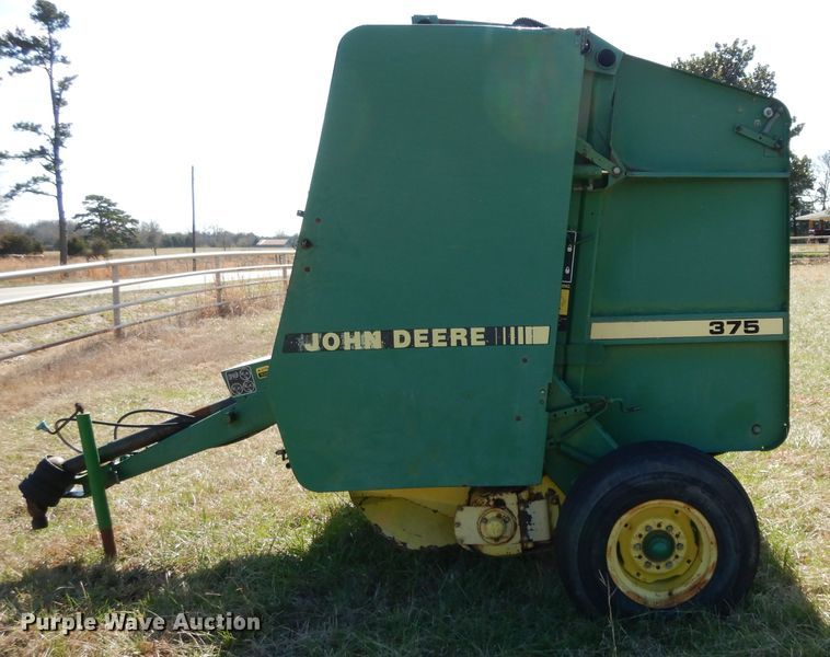 image for item DH2351 John Deere 375 round baler