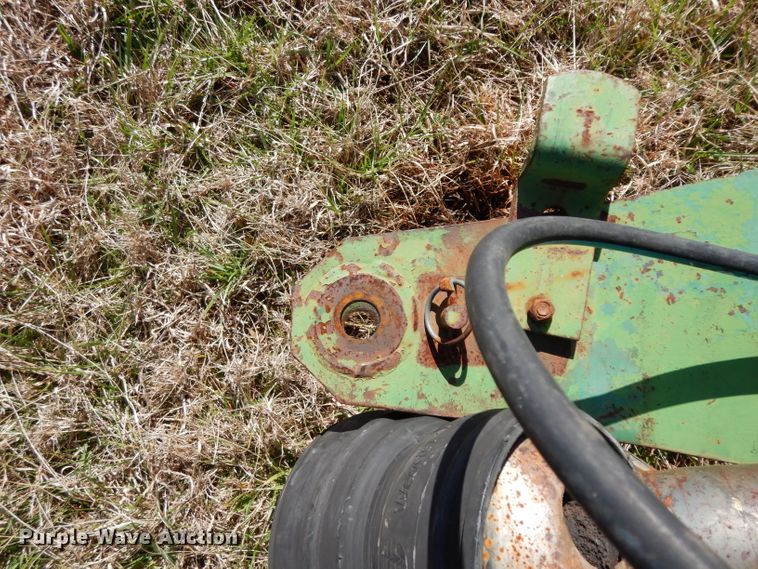image for item DH2351 John Deere 375 round baler