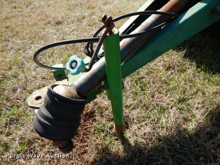 image for item DH2351 John Deere 375 round baler