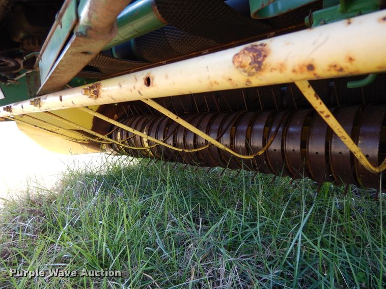 image for item DH2351 John Deere 375 round baler