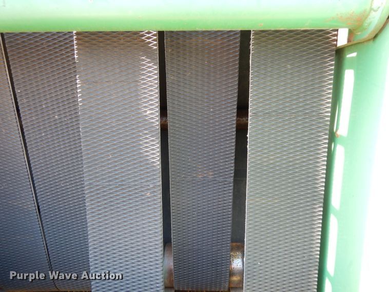 image for item DH2351 John Deere 375 round baler