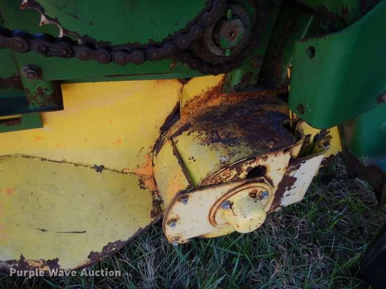 image for item DH2351 John Deere 375 round baler